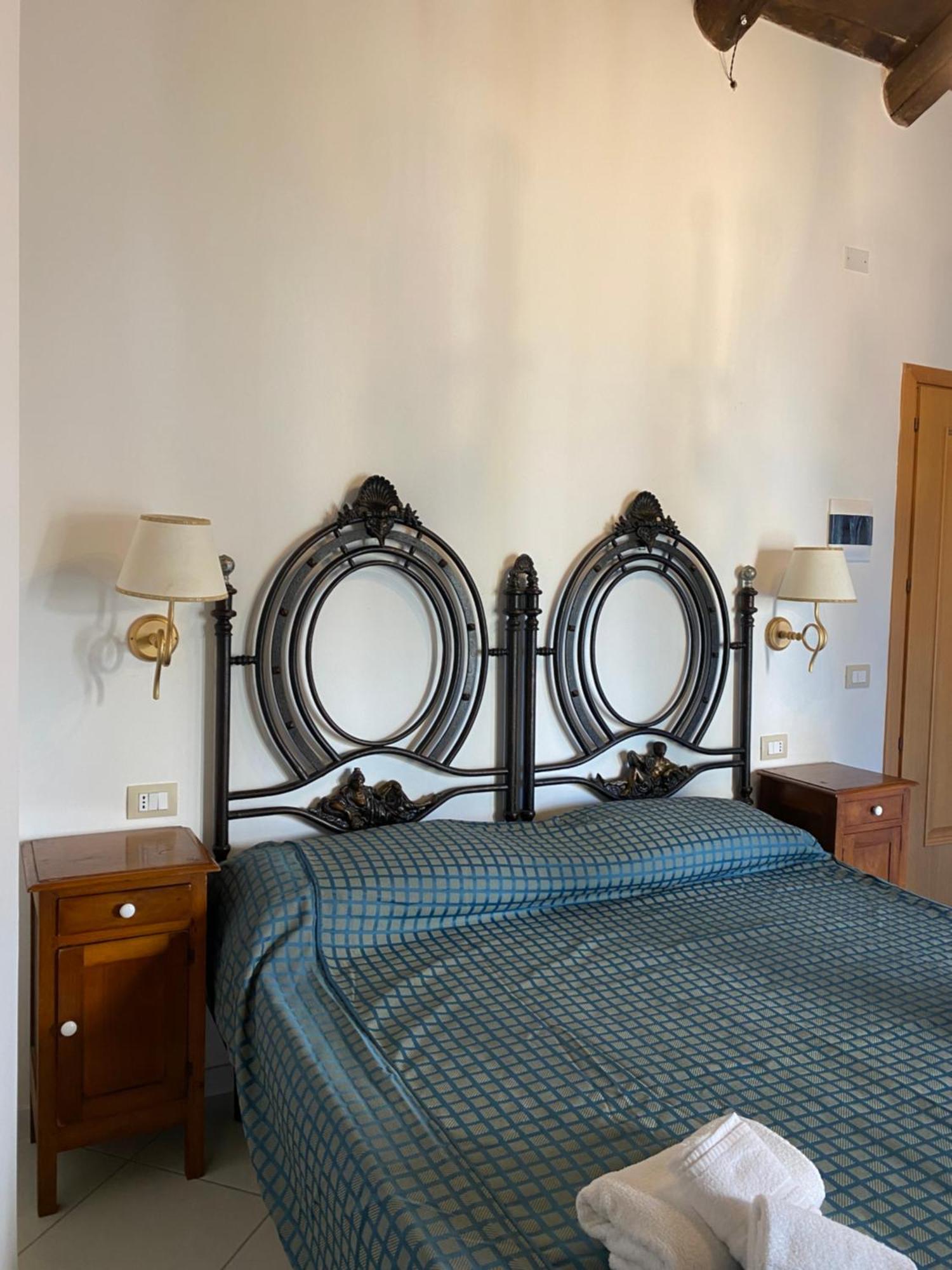 La Locanda Del Curato Rooms Lentiscosa Esterno foto